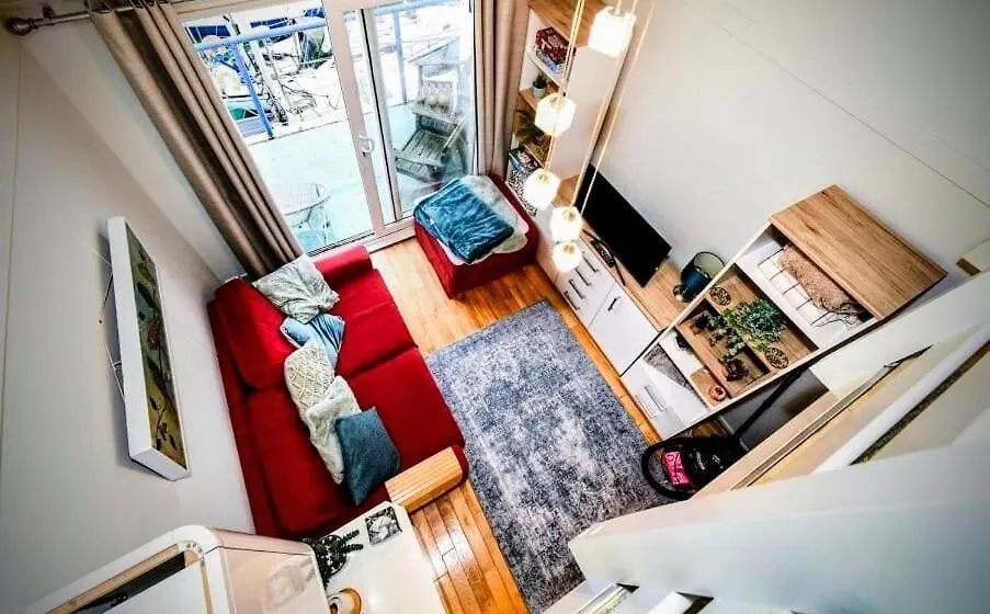 The Boat View - Sea View - Tiny Home Brighton Marina