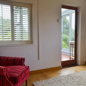https://eastwood-lodge.tophotelsbath.com